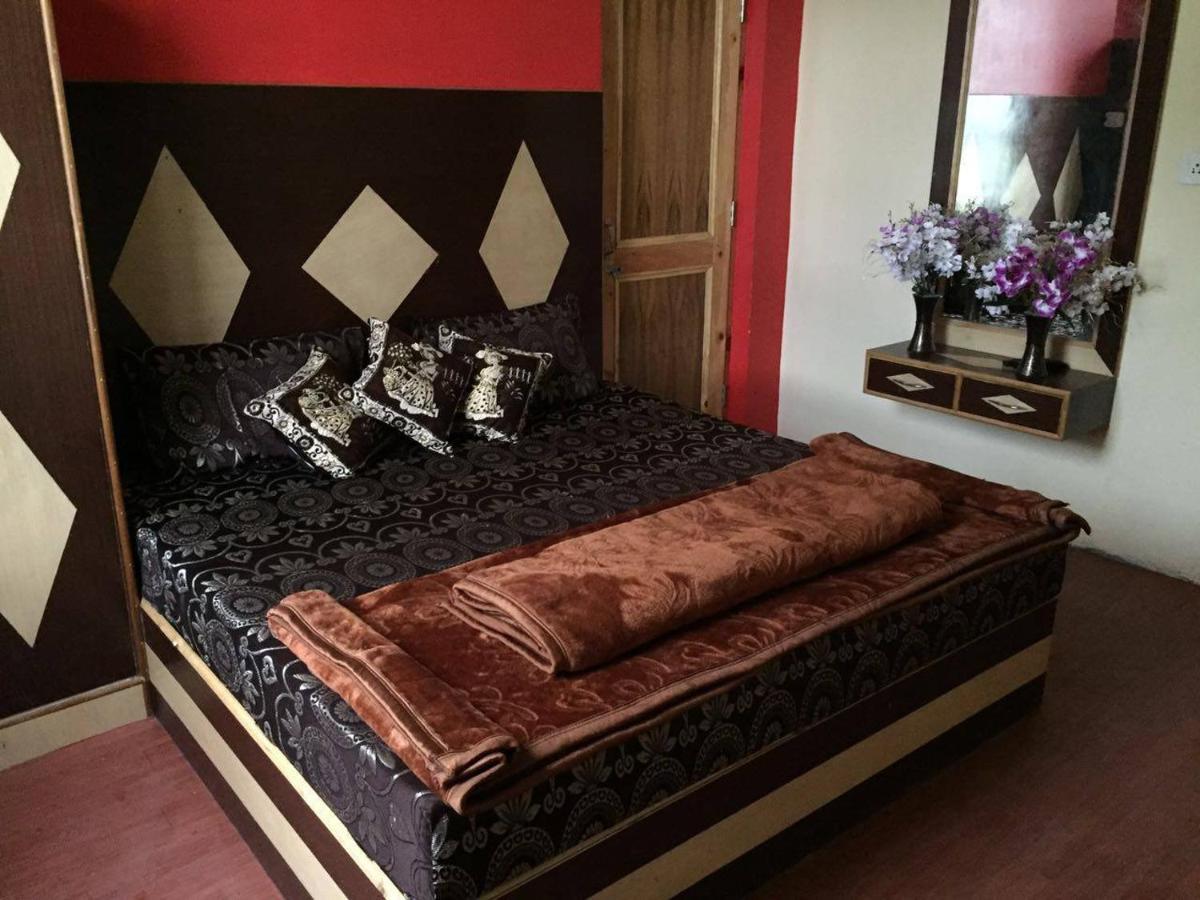 Indian Backpackers Hostel Манали Экстерьер фото