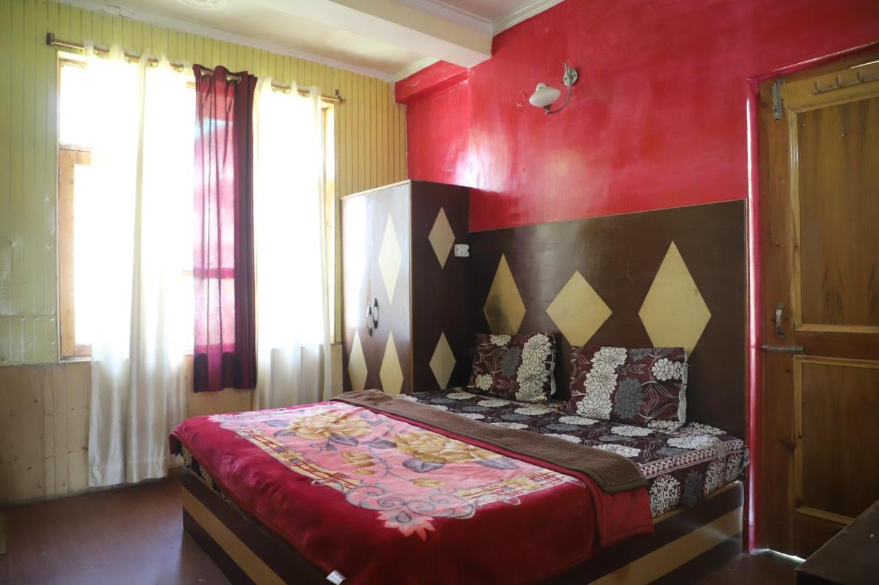 Indian Backpackers Hostel Манали Экстерьер фото