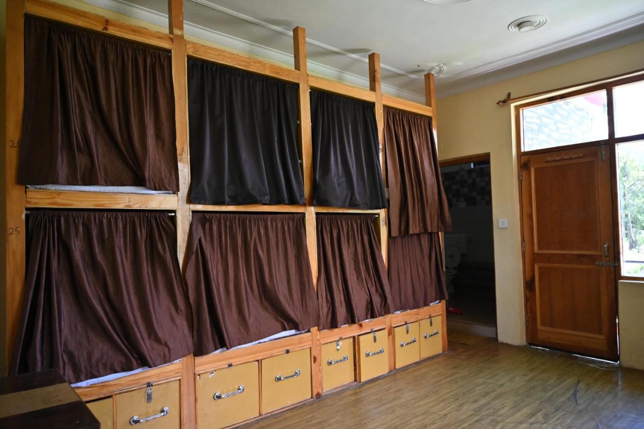 Indian Backpackers Hostel Манали Экстерьер фото