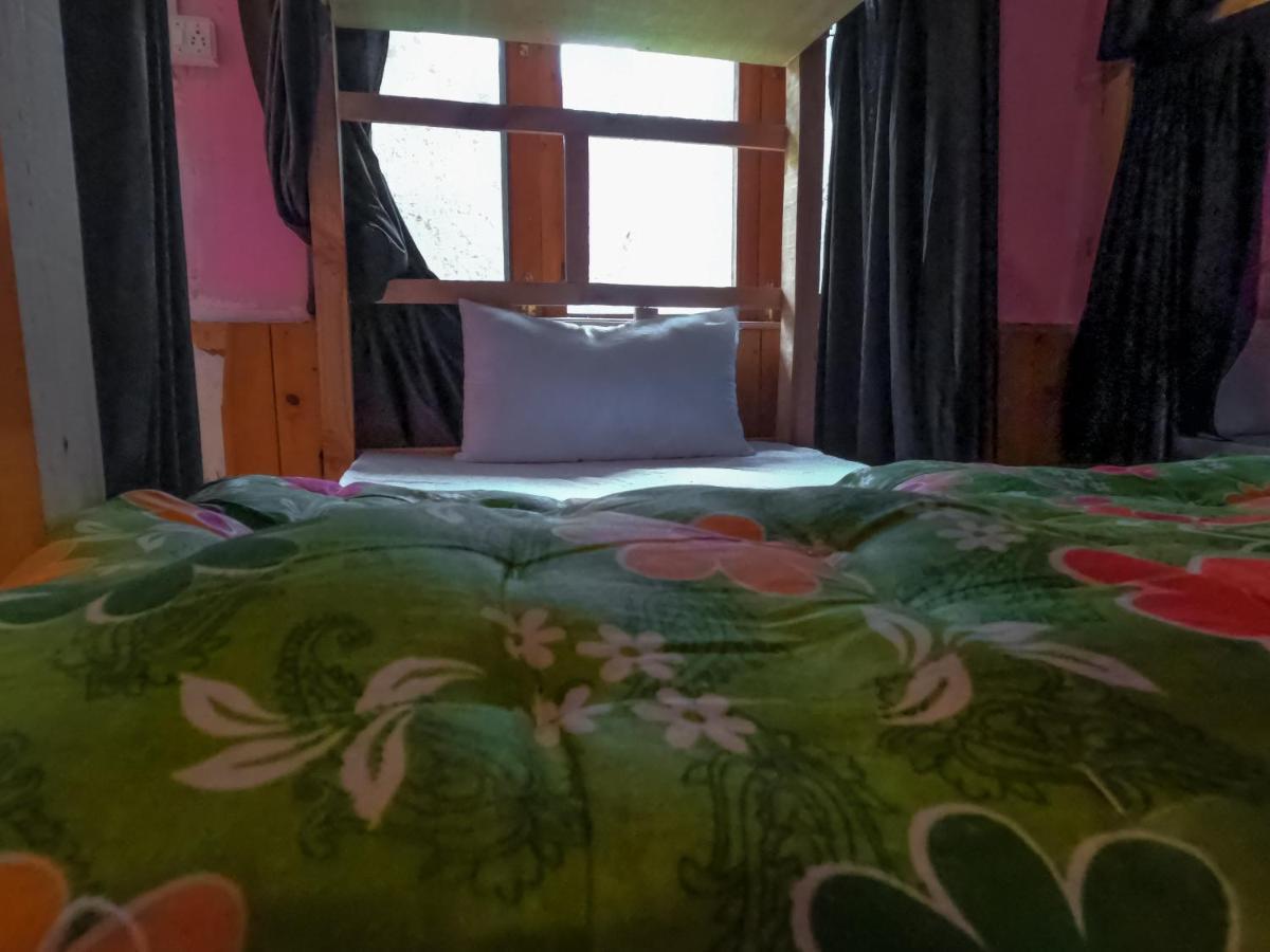 Indian Backpackers Hostel Манали Экстерьер фото
