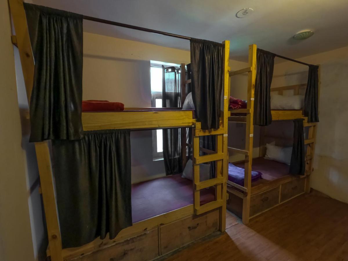 Indian Backpackers Hostel Манали Экстерьер фото