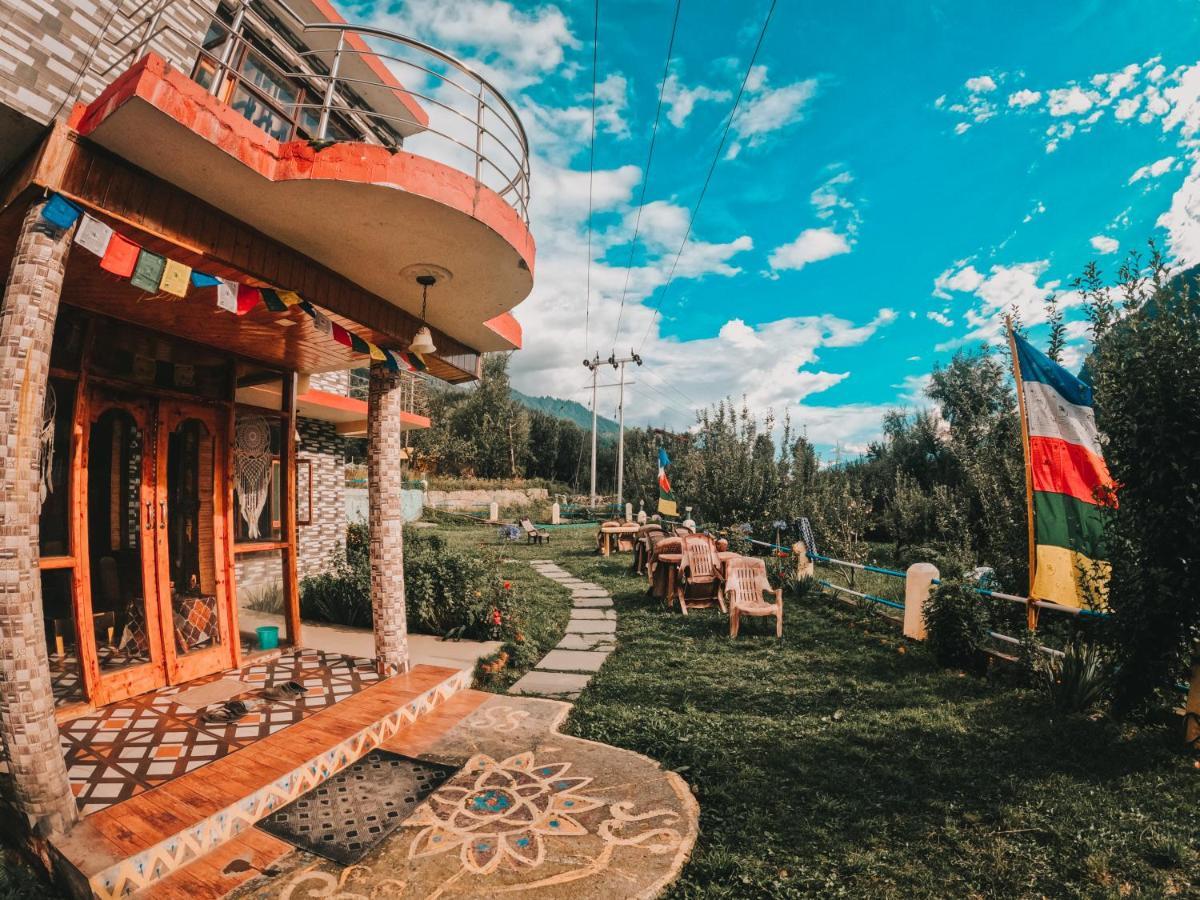 Indian Backpackers Hostel Манали Экстерьер фото