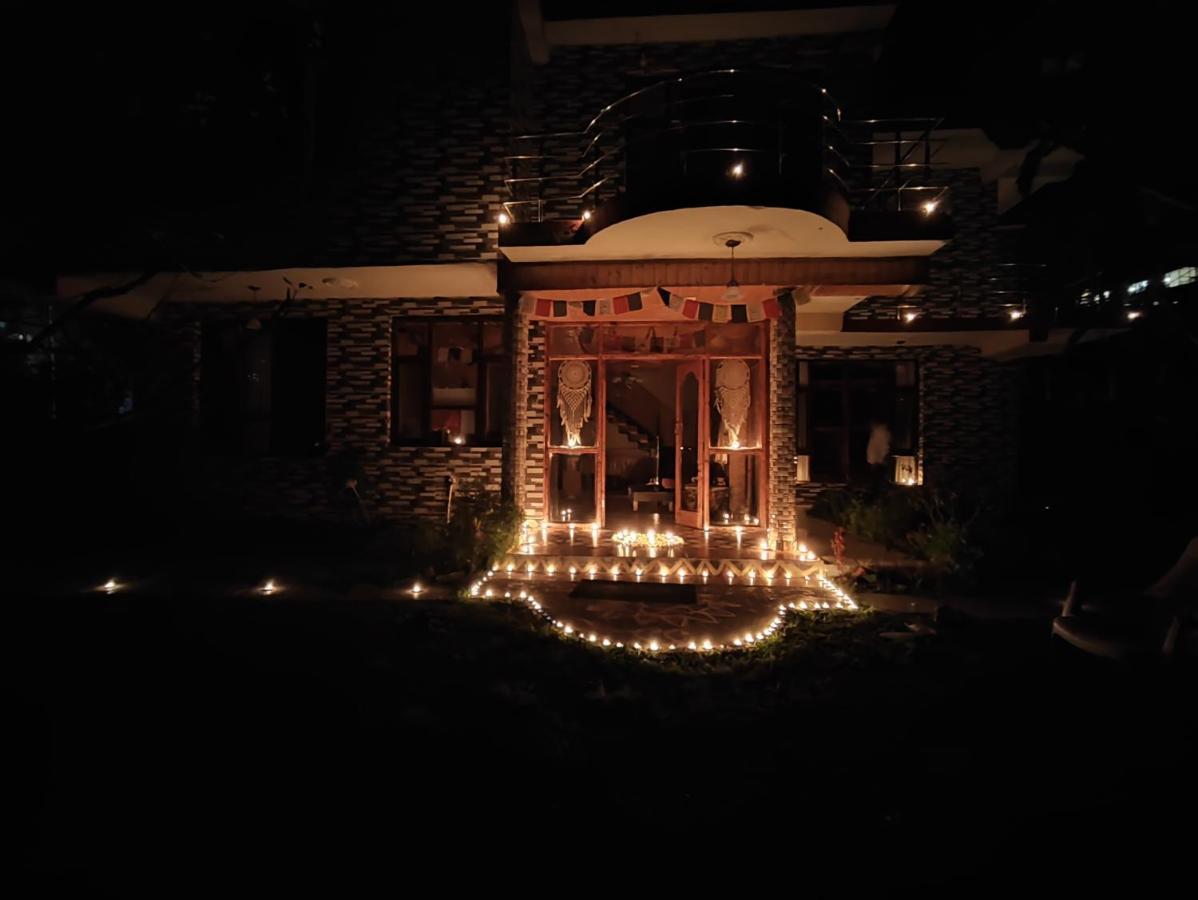 Indian Backpackers Hostel Манали Экстерьер фото