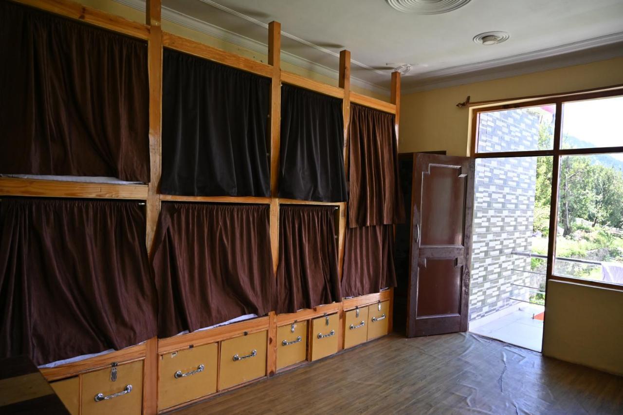 Indian Backpackers Hostel Манали Экстерьер фото