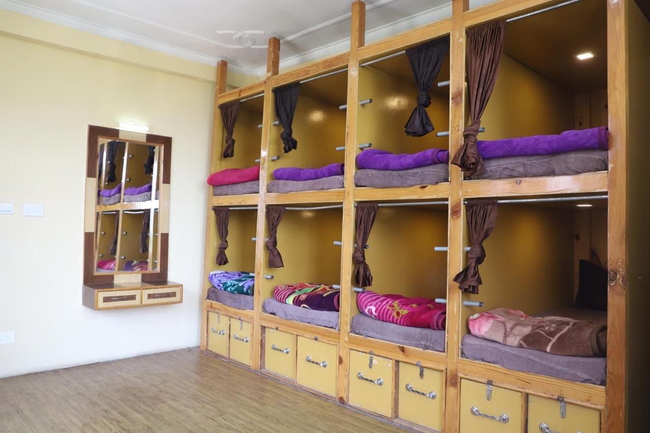 Indian Backpackers Hostel Манали Экстерьер фото