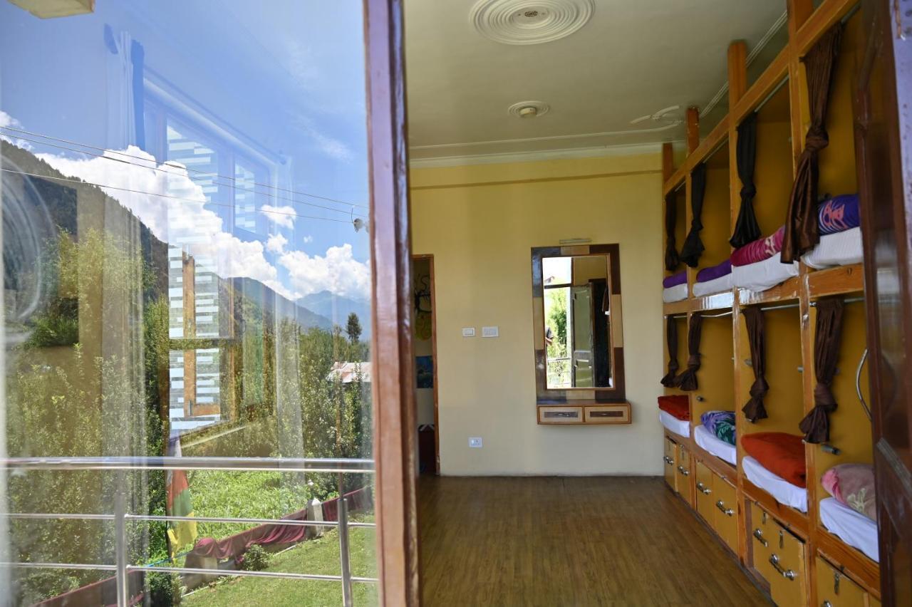 Indian Backpackers Hostel Манали Экстерьер фото