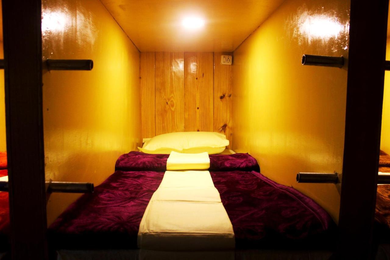 Indian Backpackers Hostel Манали Экстерьер фото